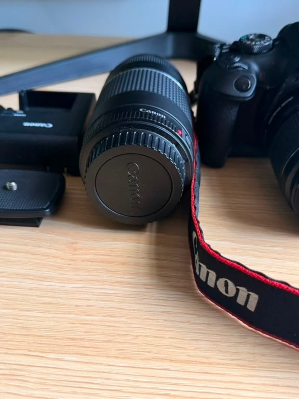 Canon EOS Rebel T7 Camera double lens kit with EF-S 18-55mm and EF 75-300mm lens - Picture 7 of 7